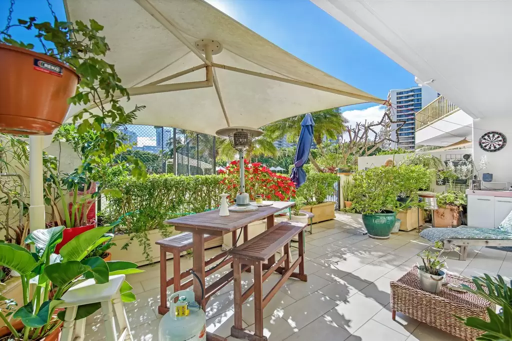 Contessa, 1 Serisier Avenue, Main Beach Sold by Queensland Sotheby's International Realty - image 1