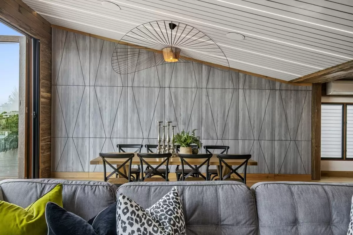 30 Saywell Street, Sorrento Sold by Queensland Sotheby's International Realty - image 1