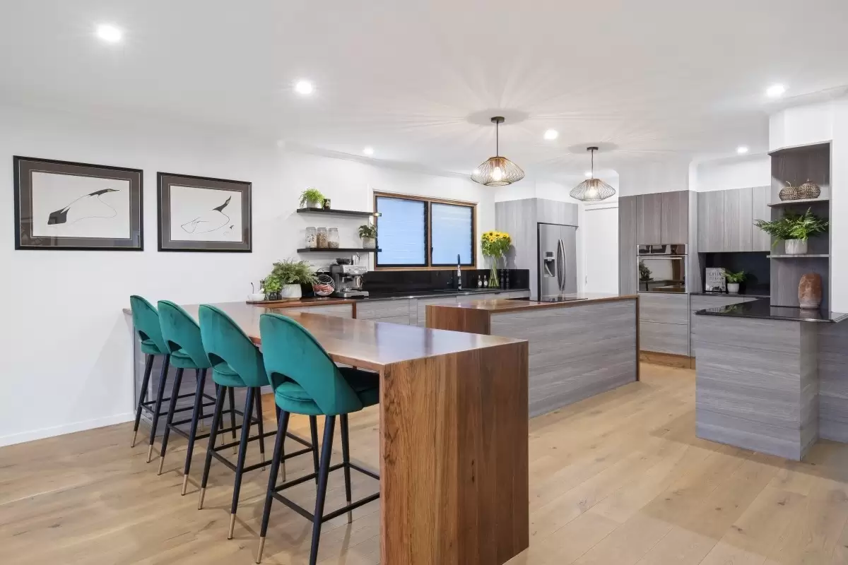 30 Saywell Street, Sorrento Sold by Queensland Sotheby's International Realty - image 1