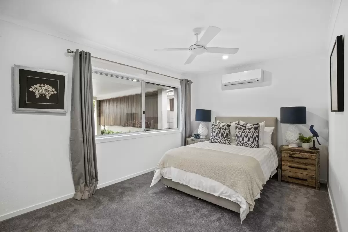30 Saywell Street, Sorrento Sold by Queensland Sotheby's International Realty - image 1