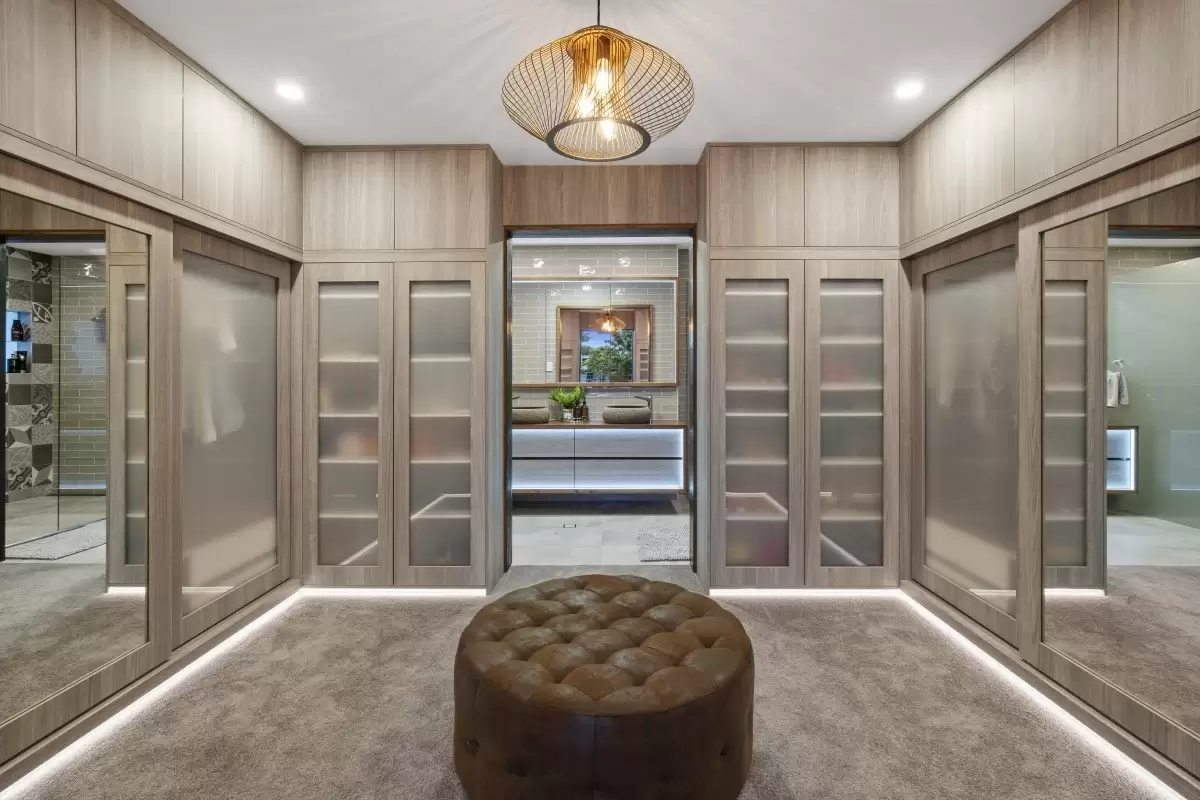 30 Saywell Street, Sorrento Sold by Queensland Sotheby's International Realty - image 1