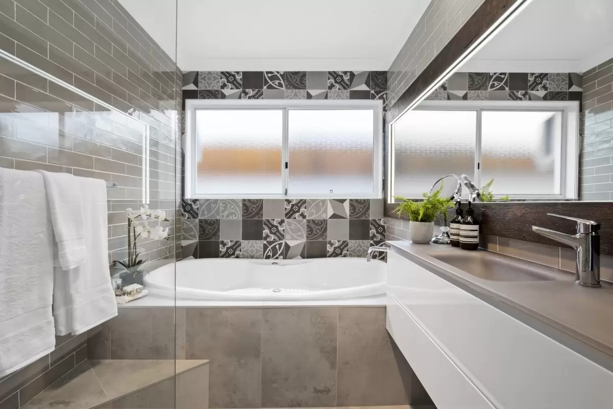 30 Saywell Street, Sorrento Sold by Queensland Sotheby's International Realty - image 1