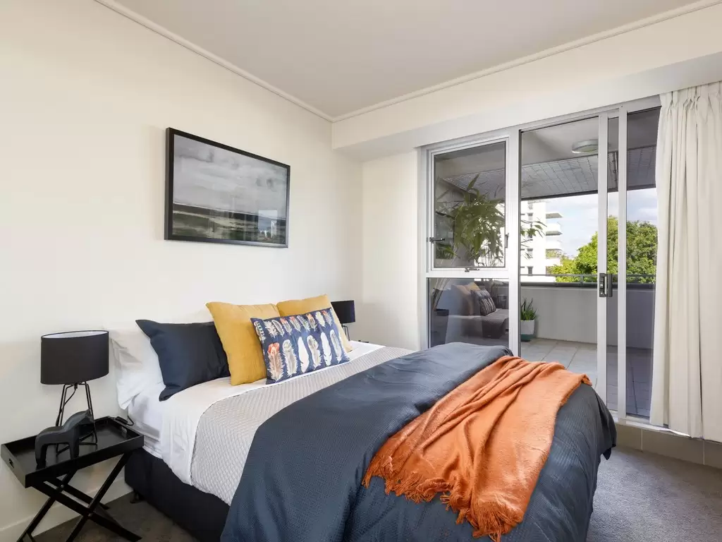 3333/30 Hollins Crescent, New Farm Sold by  - image 1