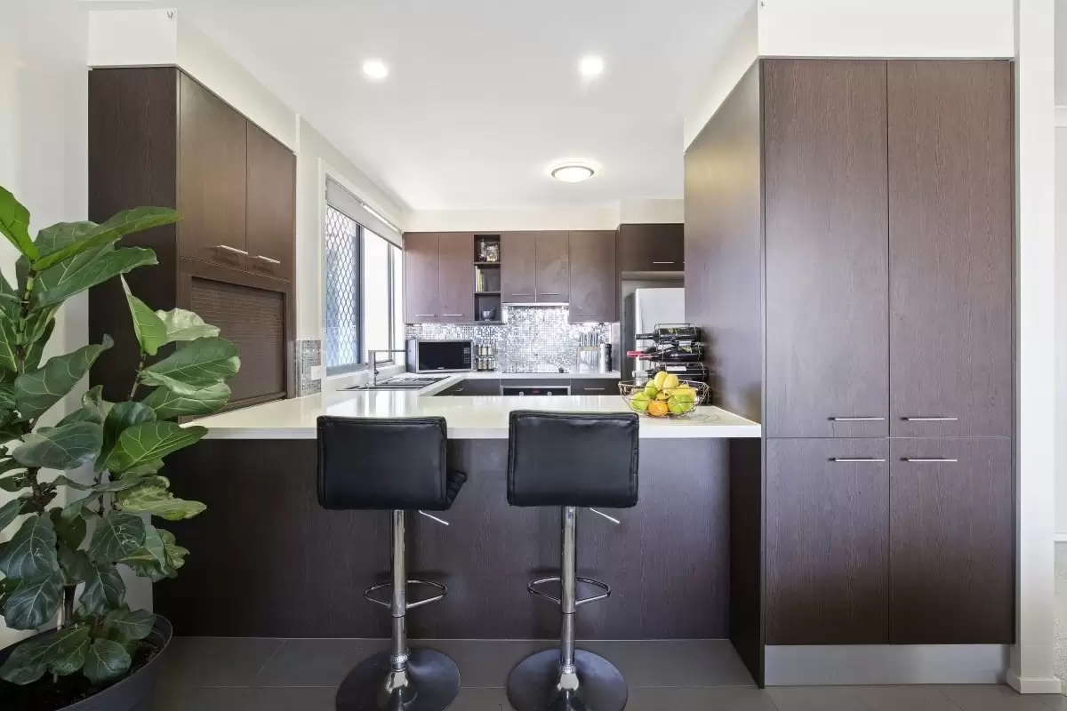 4/71 Minnie Street, Southport Sold by  - image 1