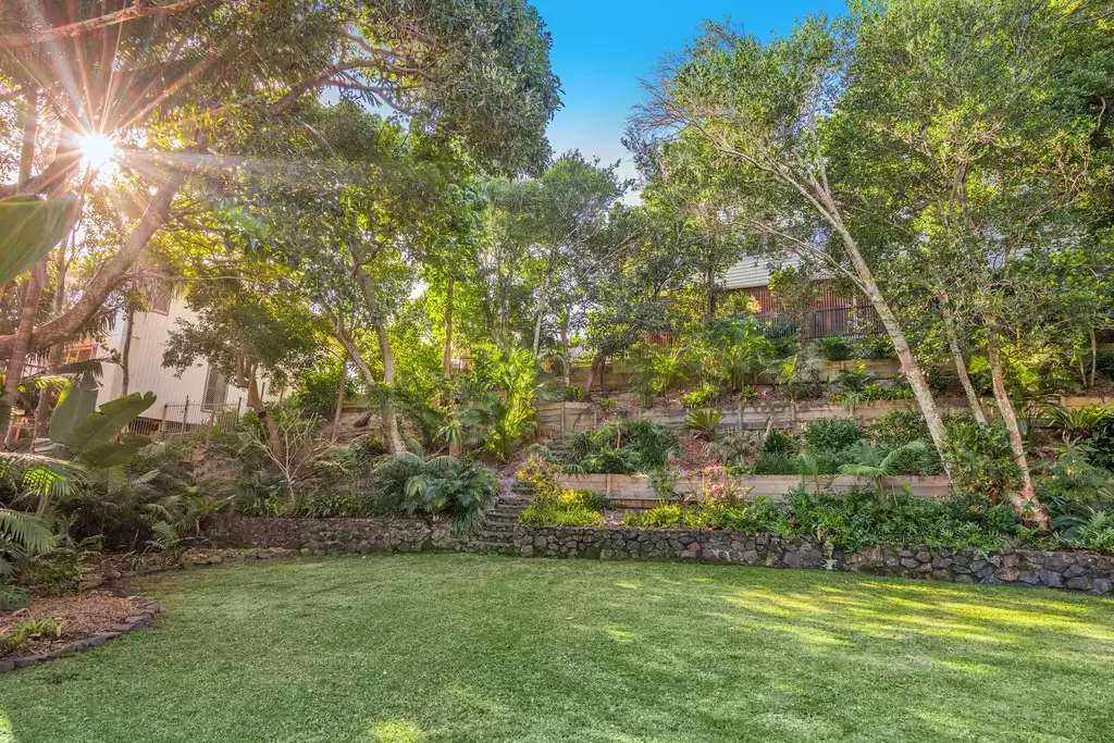 2 Peninsula Street, Hastings Point Sold by Queensland Sotheby's International Realty - image 1