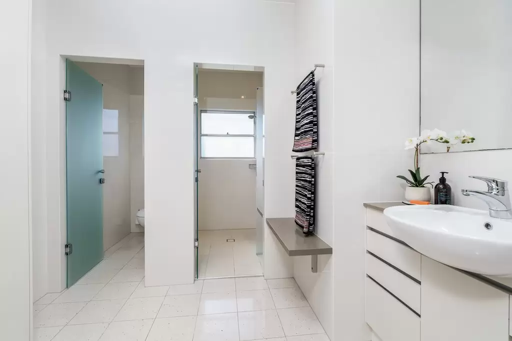 2 Peninsula Street, Hastings Point Sold by Queensland Sotheby's International Realty - image 1