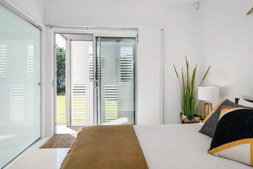 2 Peninsula Street, Hastings Point Sold by Queensland Sotheby's International Realty - image 1