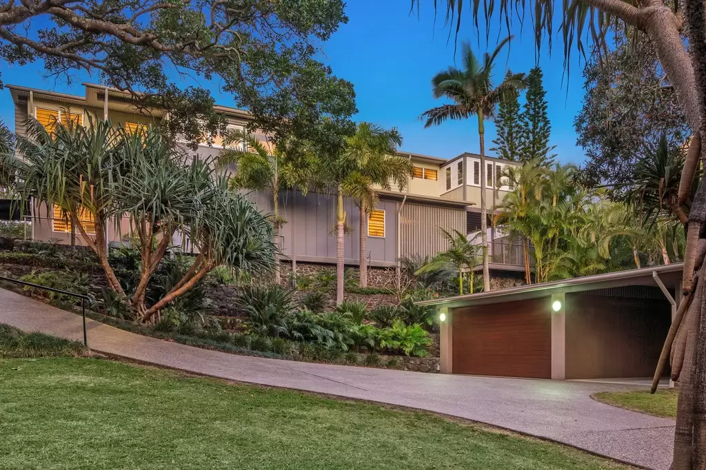 2 Peninsula Street, Hastings Point Sold by Queensland Sotheby's International Realty - image 1