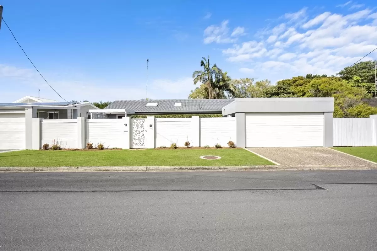11 Poinciana Crescent, Bundall Sold by Queensland Sotheby's International Realty - image 1