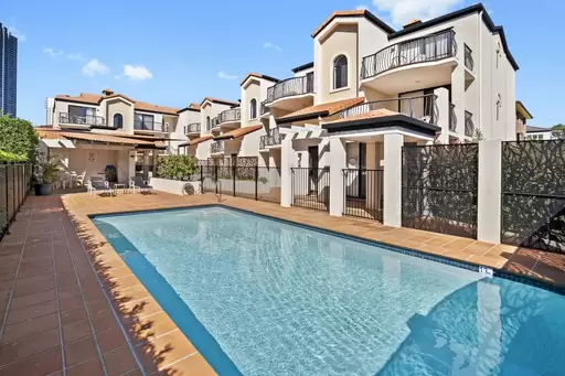 5/33-37 Lenneberg Street, Southport Sold by Queensland Sotheby's International Realty