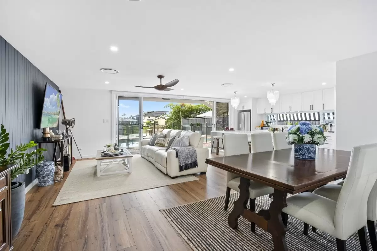 2 Craig Avenue, Carrara Sold by Queensland Sotheby's International Realty - image 1