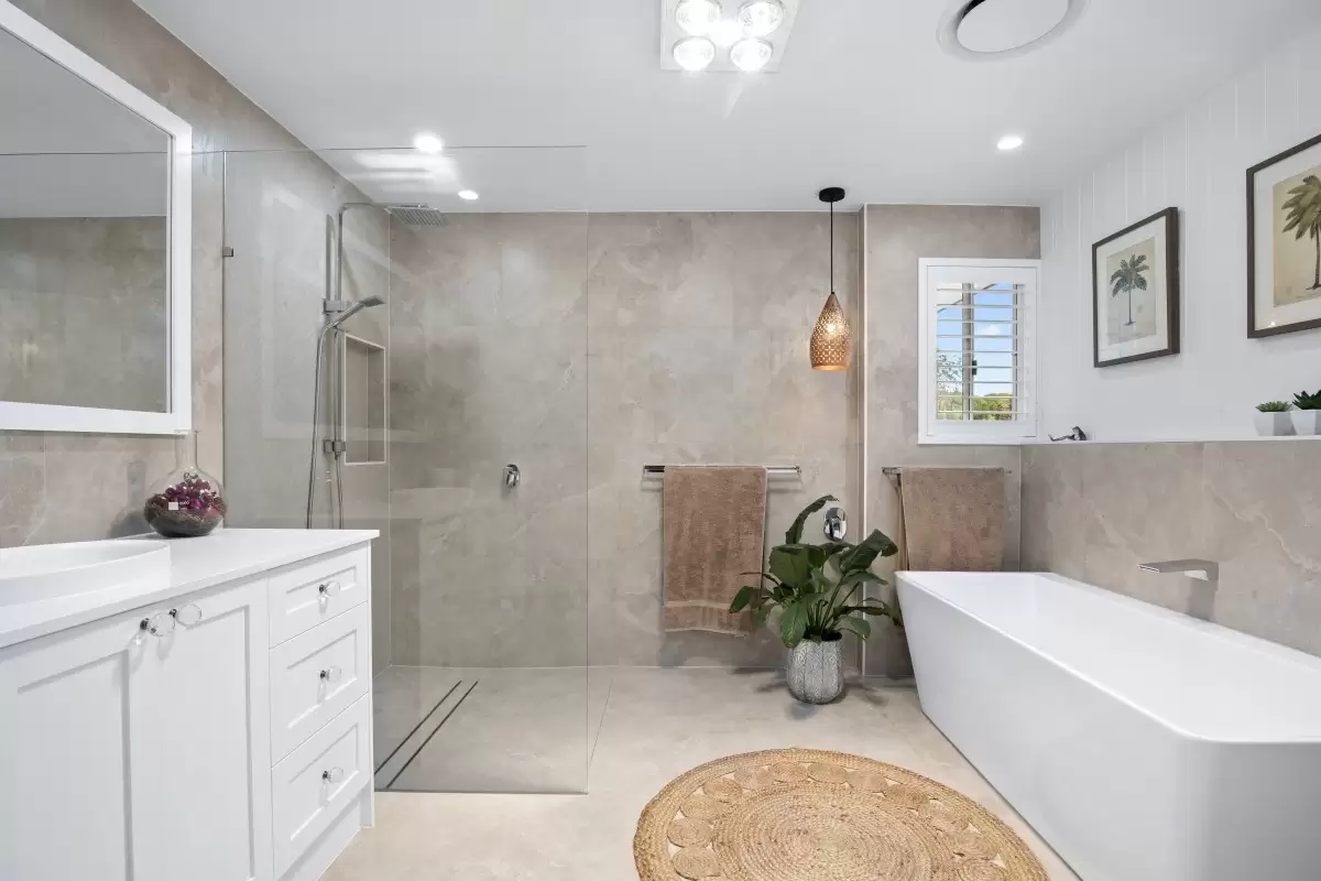 2 Craig Avenue, Carrara Sold by Queensland Sotheby's International Realty - image 1