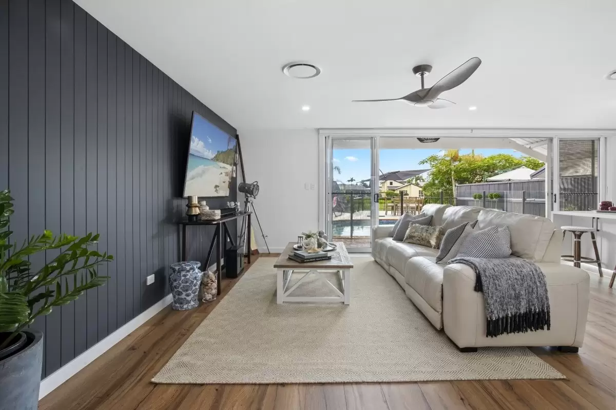 2 Craig Avenue, Carrara Sold by Queensland Sotheby's International Realty - image 1