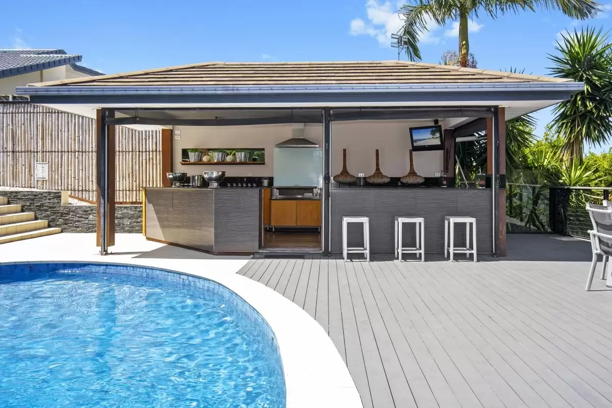 20 Kawana Crescent, Ashmore Sold by Queensland Sotheby's International Realty - image 1