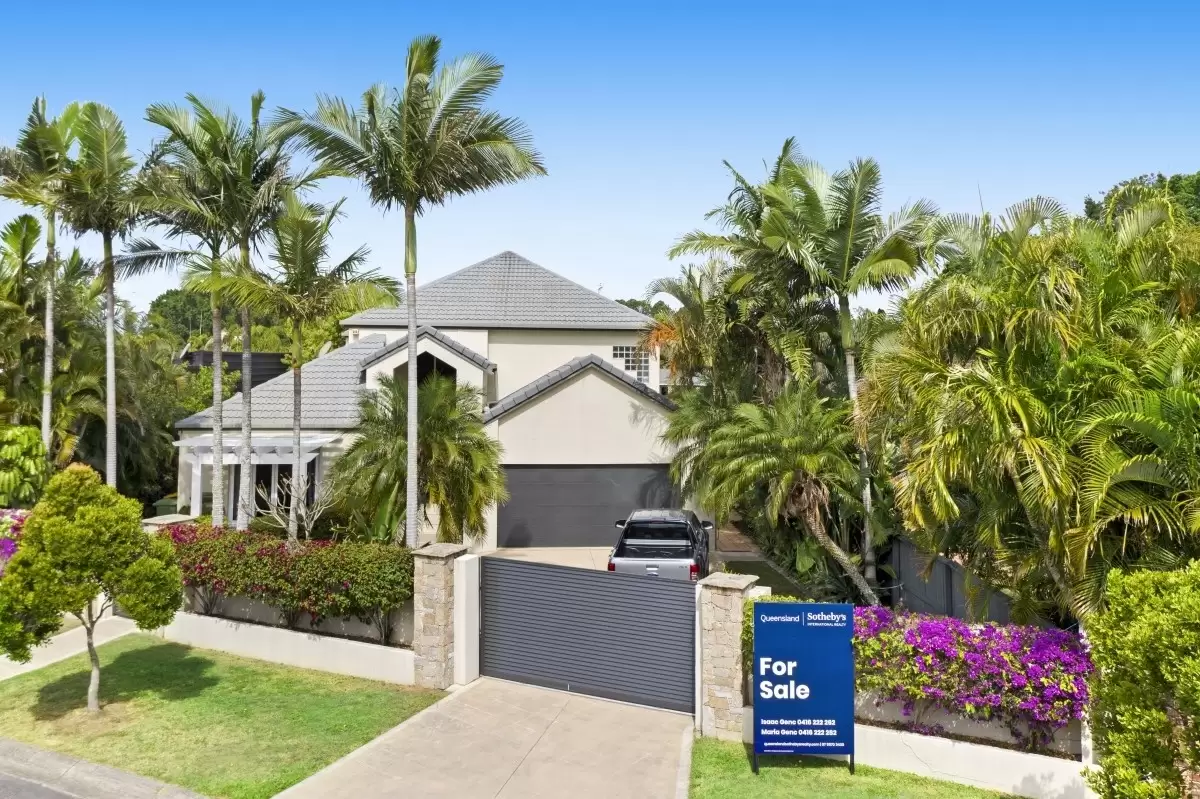 5 Craig Avenue, Carrara Sold by Queensland Sotheby's International Realty - image 1