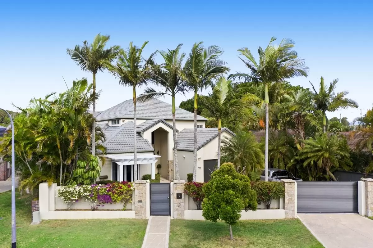 5 Craig Avenue, Carrara Sold by  - image 1