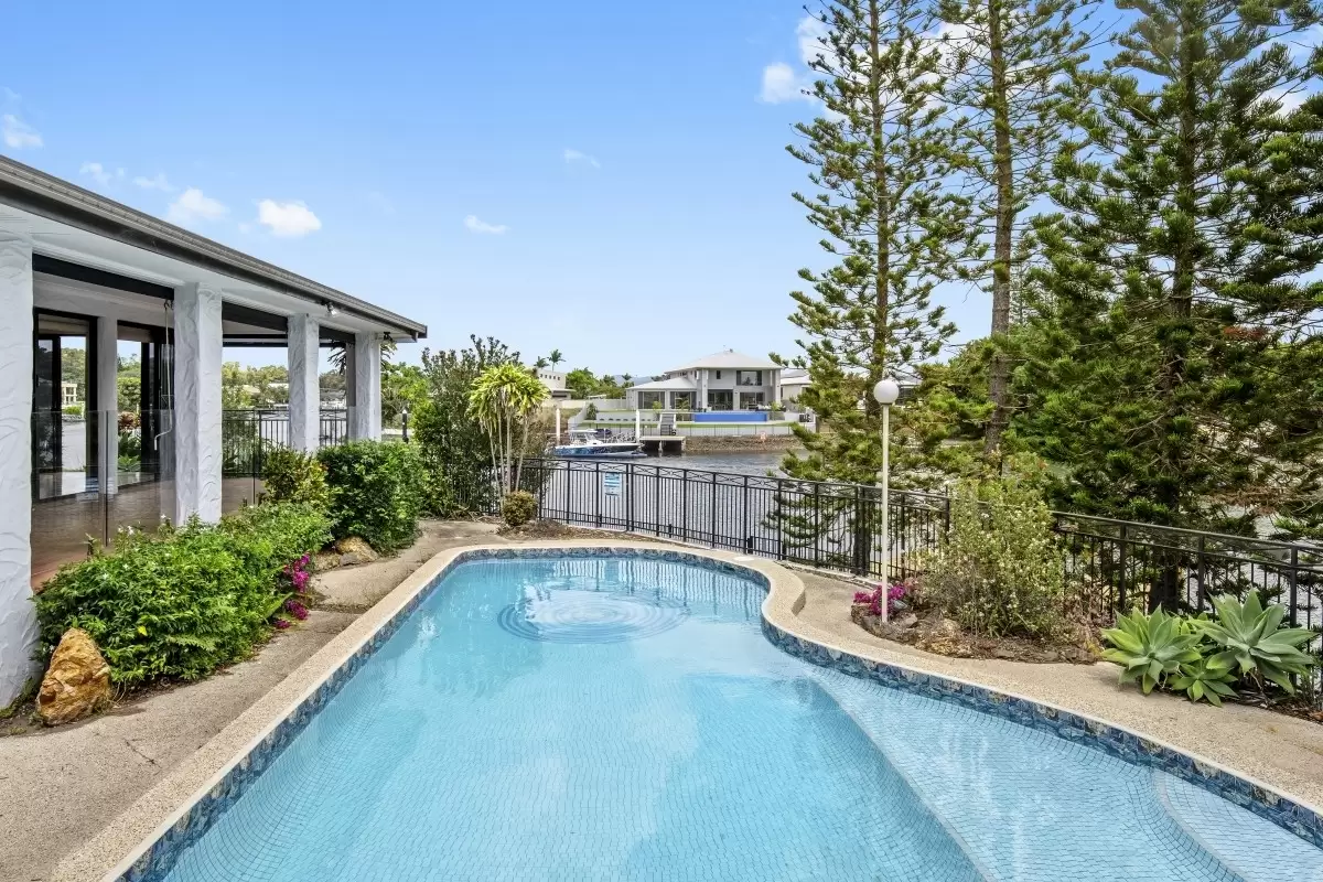 22 Binda Place, Sorrento Sold by Queensland Sotheby's International Realty - image 1