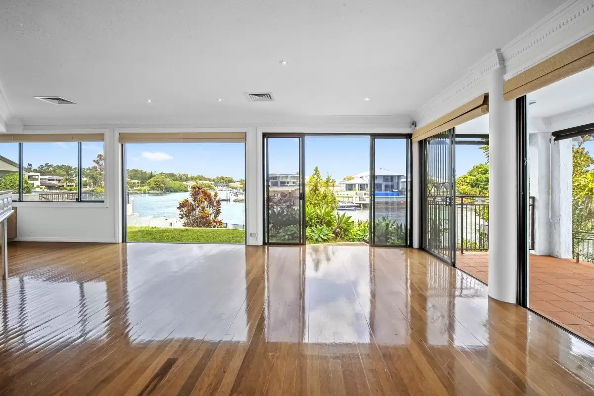 22 Binda Place, Sorrento Sold by Queensland Sotheby's International Realty - image 1