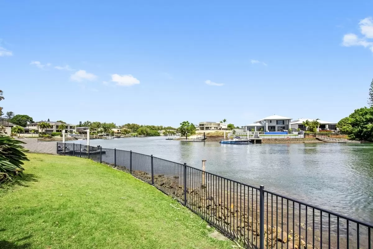 22 Binda Place, Sorrento Sold by Queensland Sotheby's International Realty - image 1