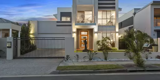 11 Harbour Rise, Hope Island Sold by Queensland Sotheby's International Realty