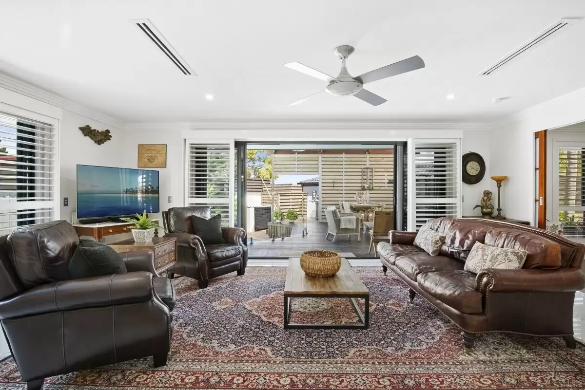 3 Garden Grove Street, Carrara Sold by Queensland Sotheby's International Realty - image 1