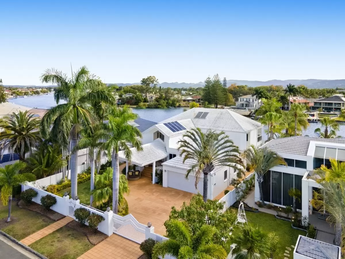 26 Cabana Boulevard, Benowa Waters Sold by Queensland Sotheby's International Realty - image 1