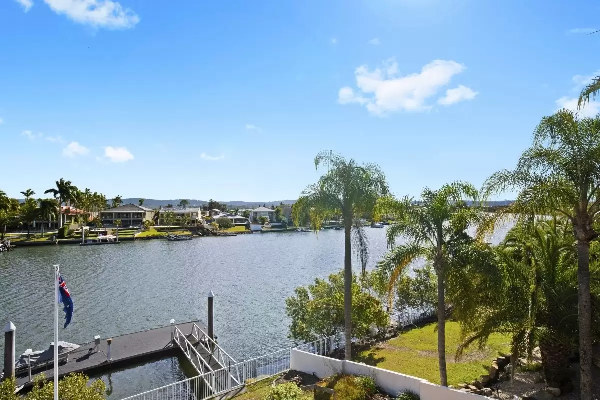 26 Cabana Boulevard, Benowa Waters Sold by Queensland Sotheby's International Realty - image 1