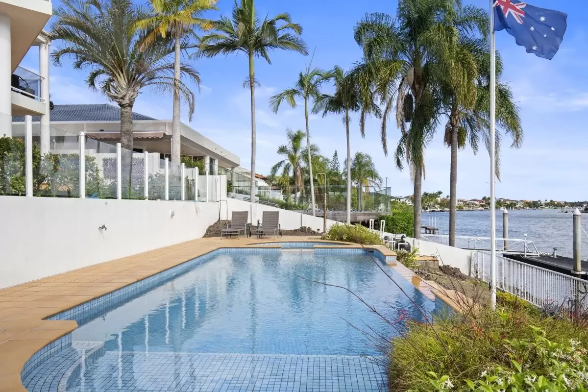 26 Cabana Boulevard, Benowa Waters Sold by Queensland Sotheby's International Realty - image 1