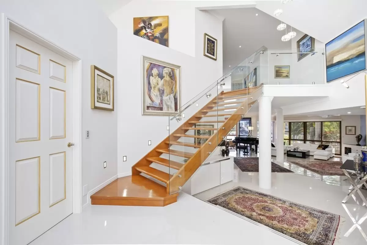 26 Cabana Boulevard, Benowa Waters Sold by  - image 1