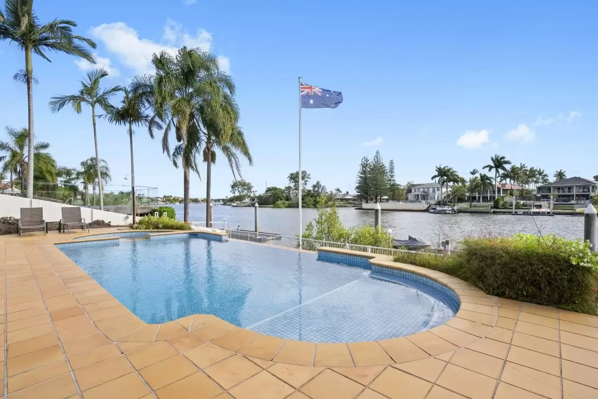 26 Cabana Boulevard, Benowa Waters Sold by Queensland Sotheby's International Realty - image 1