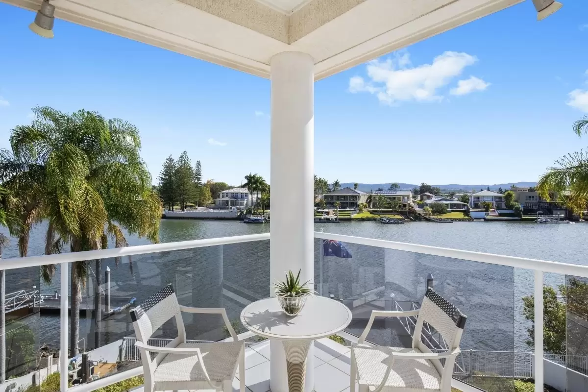 26 Cabana Boulevard, Benowa Waters Sold by  - image 1
