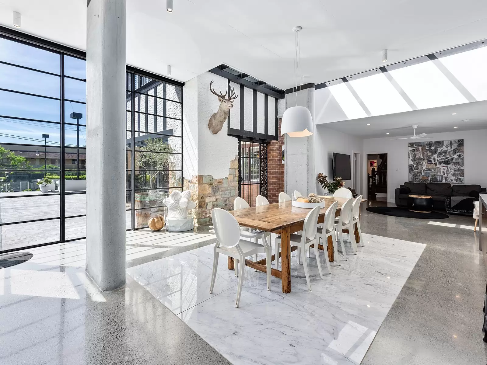 132 Windermere Road, Hamilton Sold by Queensland Sotheby's International Realty - image 1