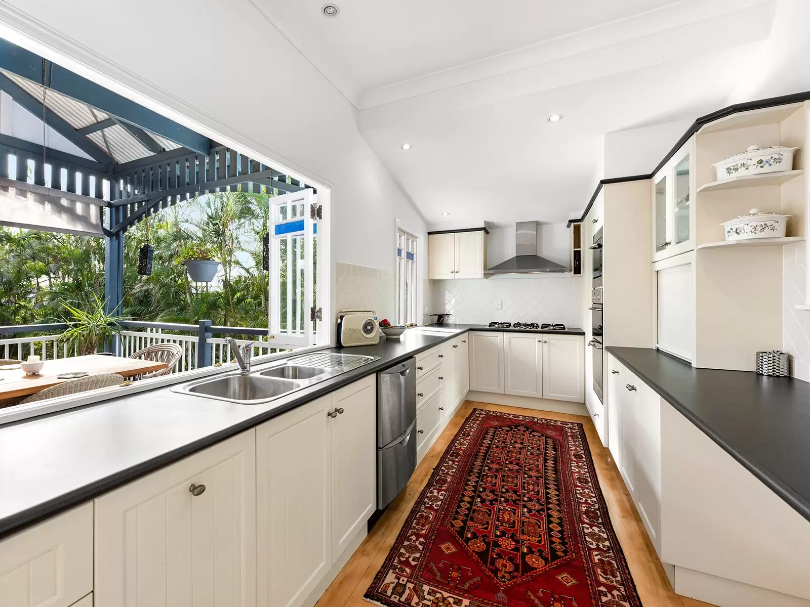 24 Thorrold Street, Wooloowin Sold by  - image 1