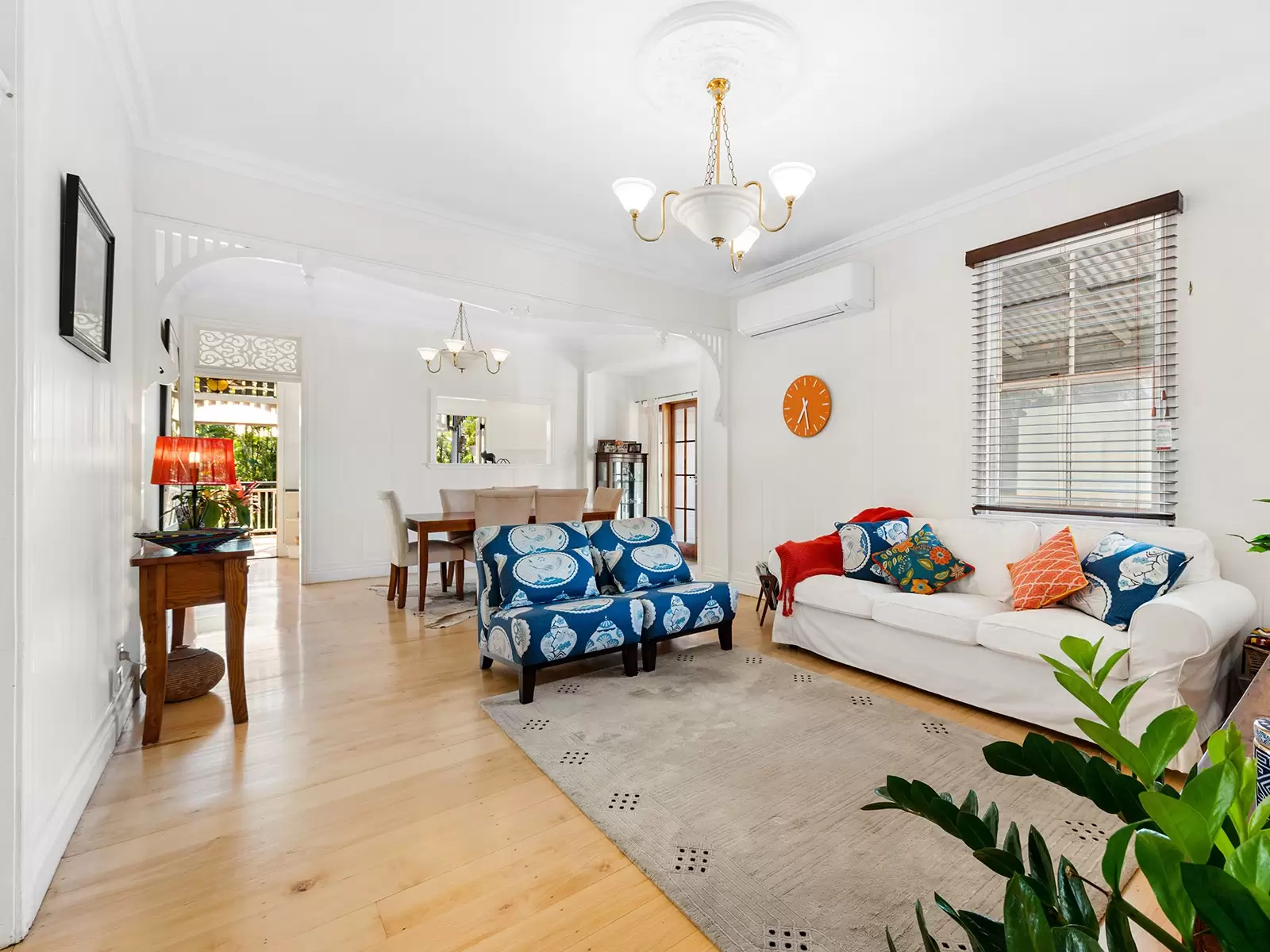 24 Thorrold Street, Wooloowin Sold by  - image 1
