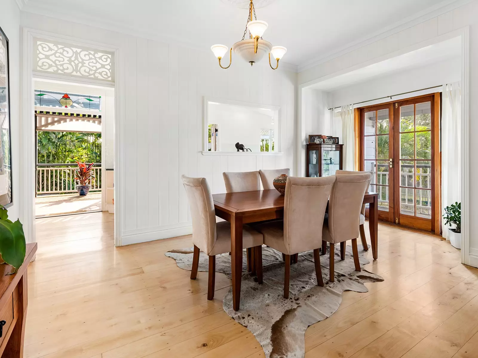 24 Thorrold Street, Wooloowin Sold by  - image 1