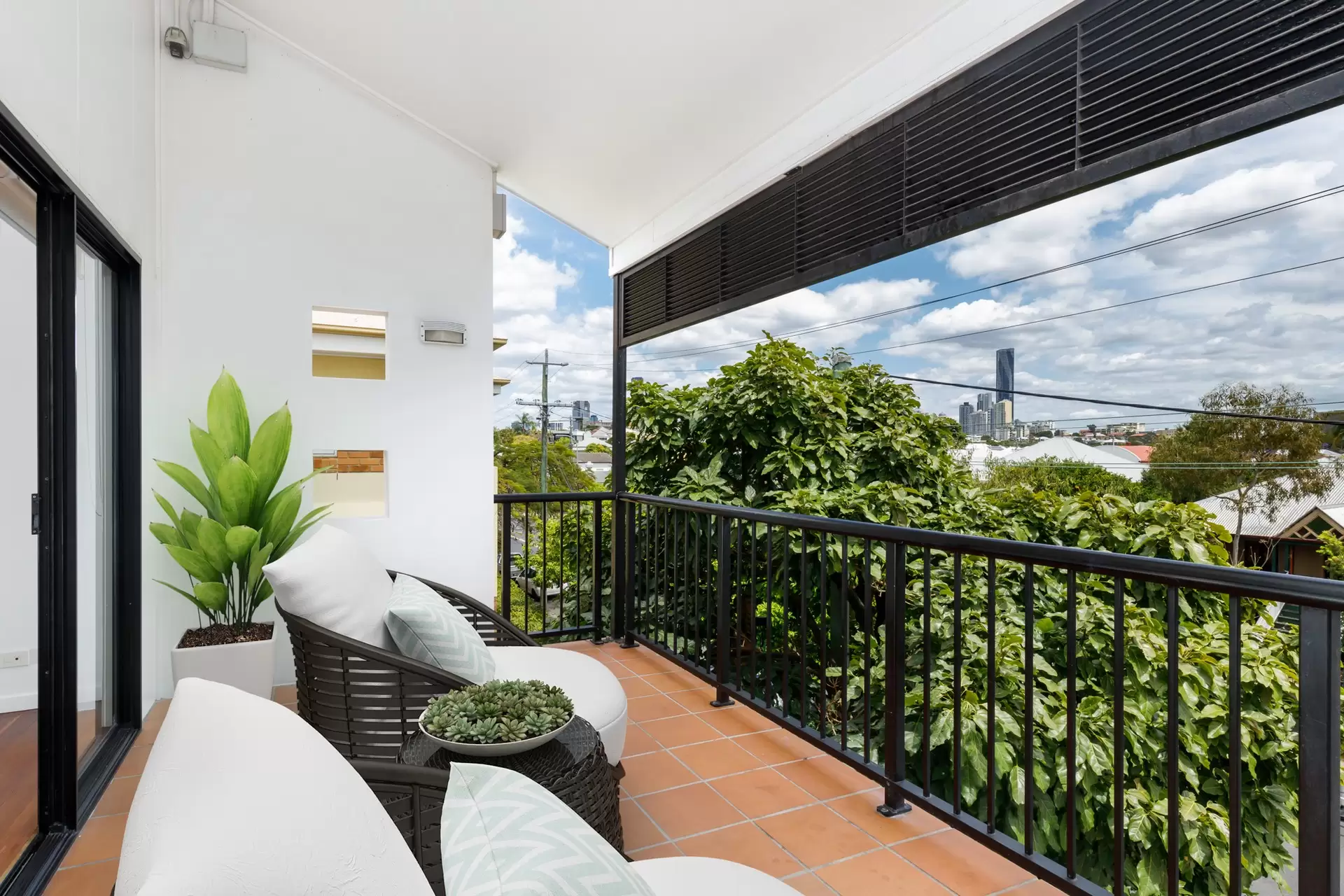 1/169 Merthyr Road, New Farm Sold by Queensland Sotheby's International Realty - image 1