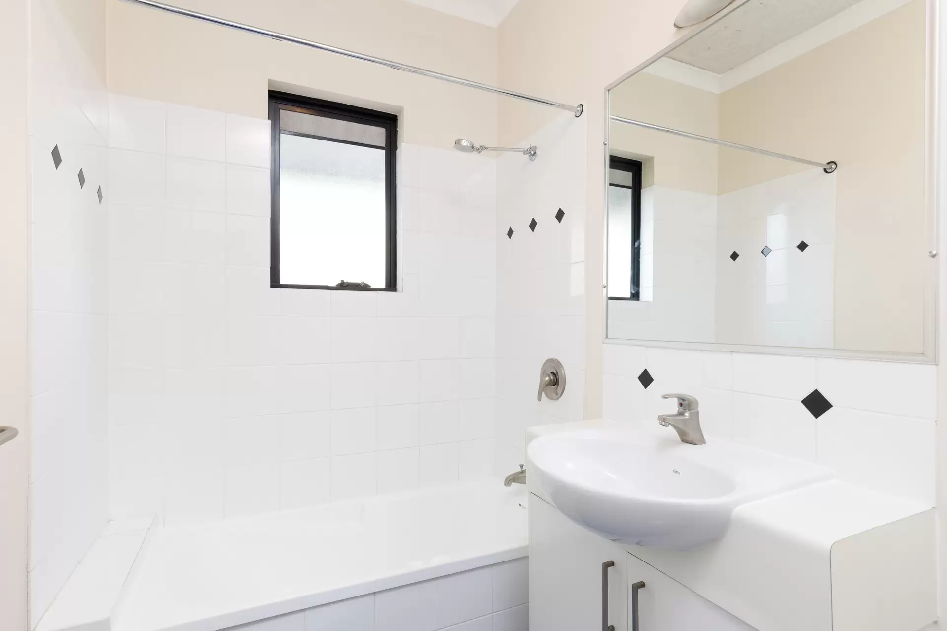 1/169 Merthyr Road, New Farm Sold by Queensland Sotheby's International Realty - image 1