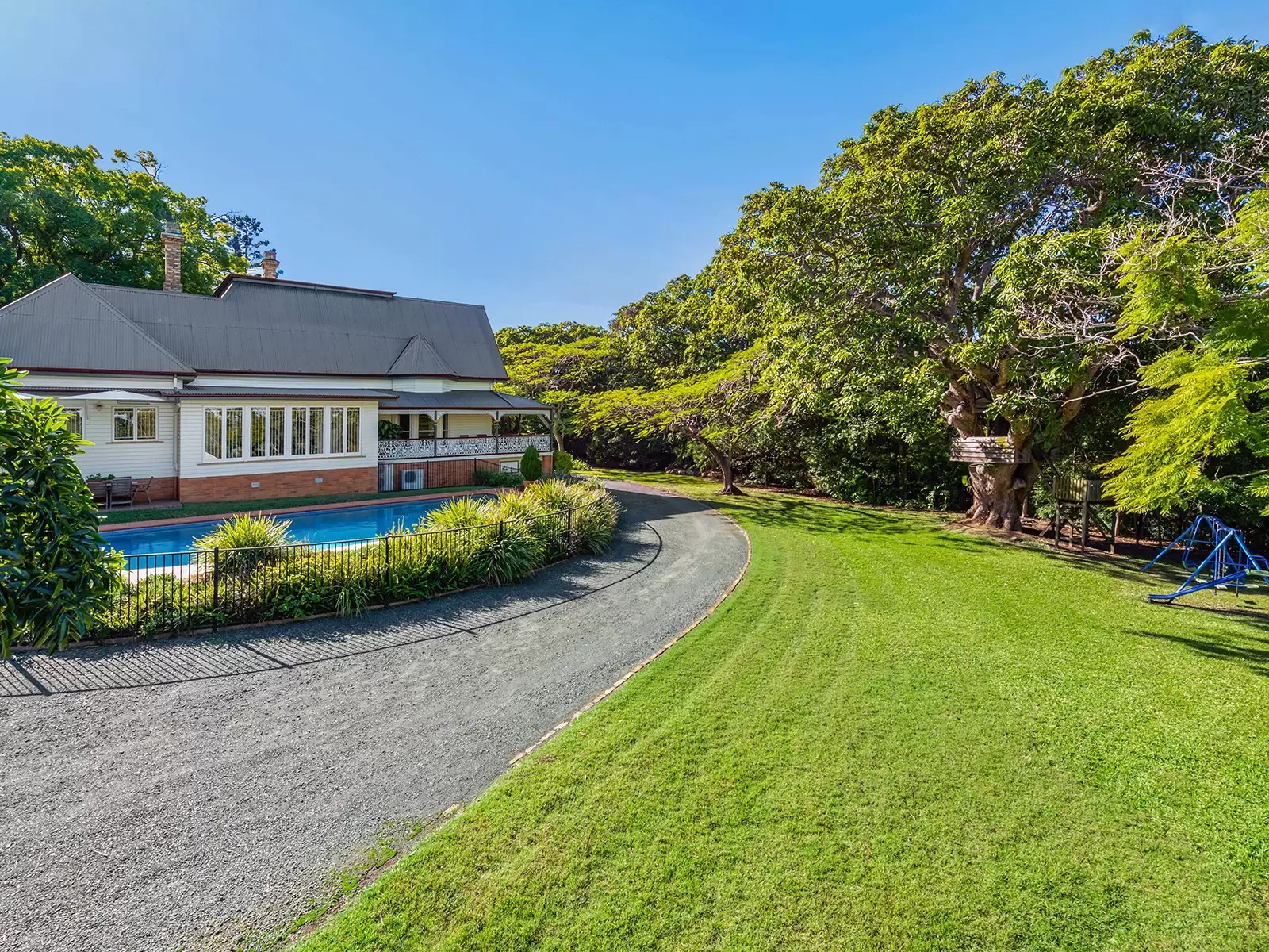 88 Kadumba Street, Yeronga Sold by Queensland Sotheby's International Realty - image 1