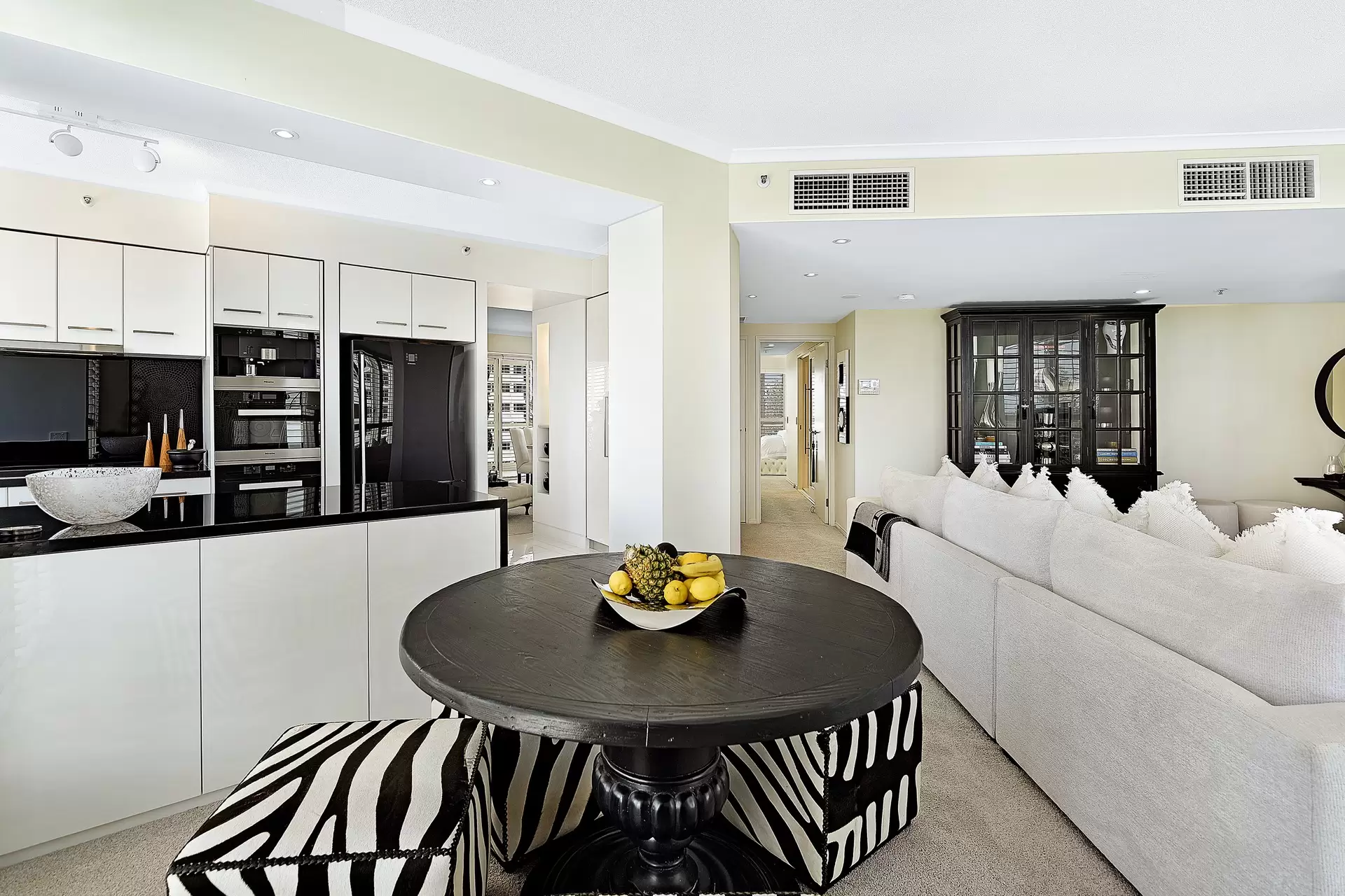 1061/1 Lennie Avenue, Main Beach Sold by Queensland Sotheby's International Realty - image 1