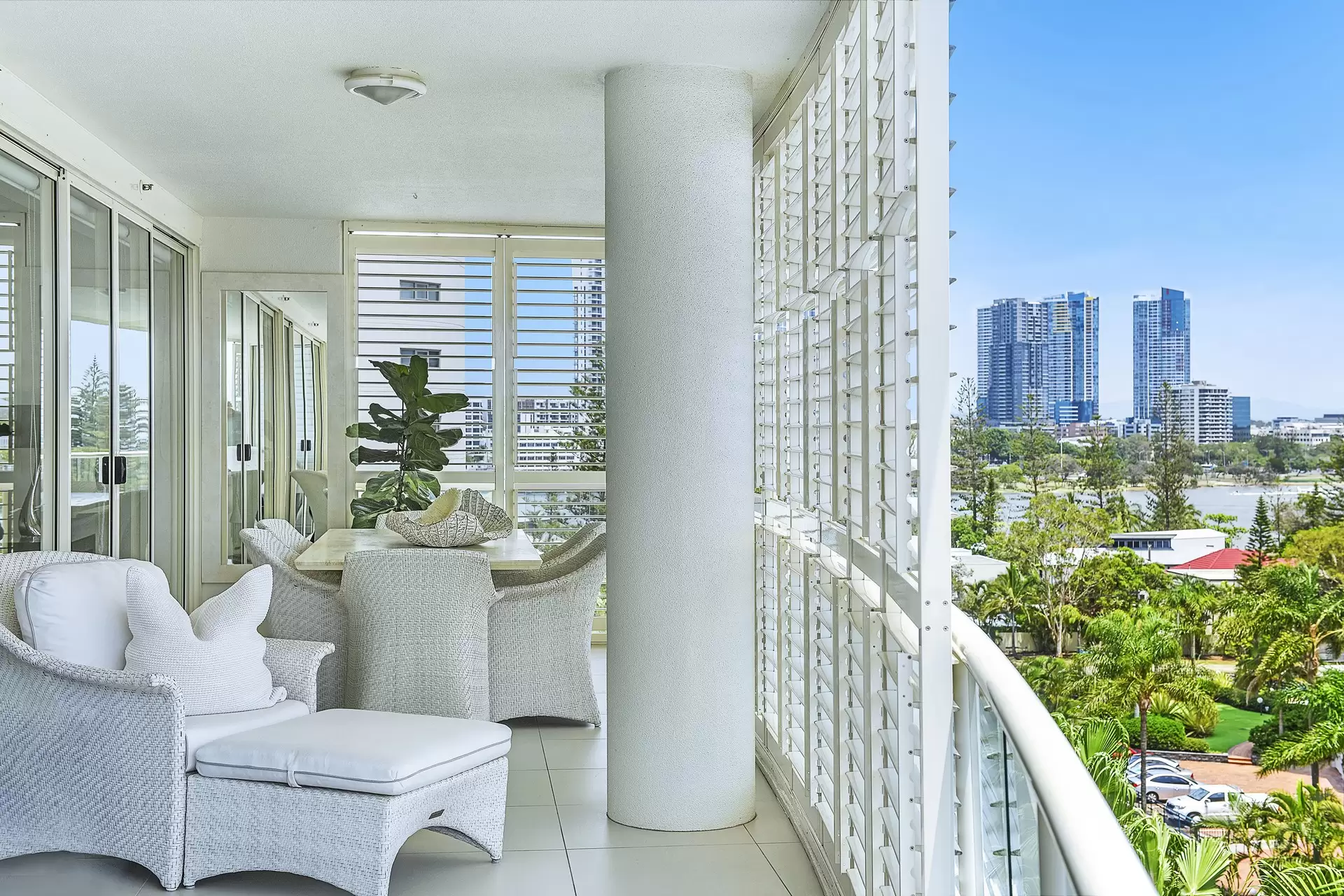 1061/1 Lennie Avenue, Main Beach Sold by Queensland Sotheby's International Realty - image 1