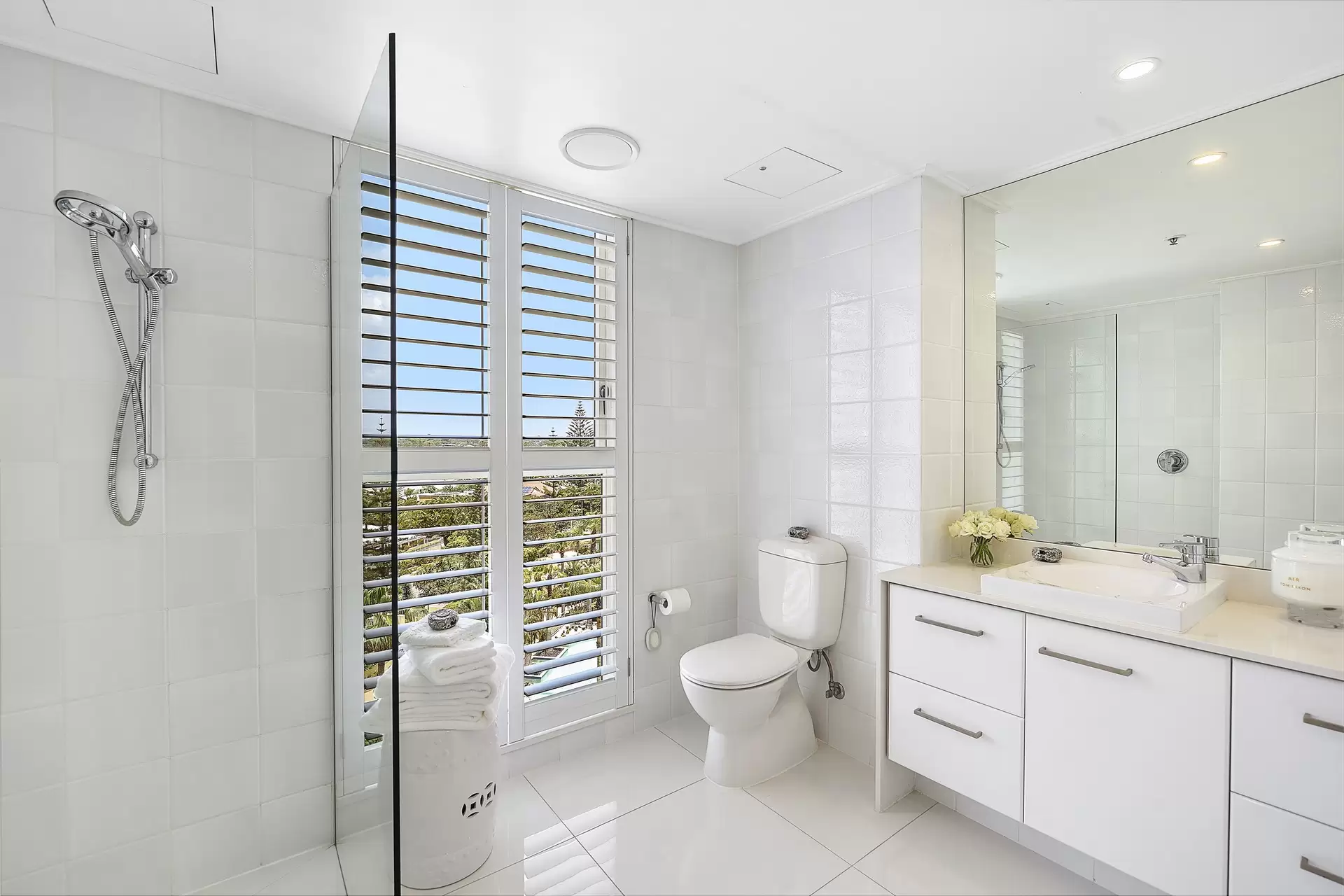 1061/1 Lennie Avenue, Main Beach Sold by Queensland Sotheby's International Realty - image 1