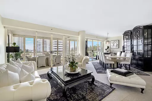 1061/1 Lennie Avenue, Main Beach Sold by 