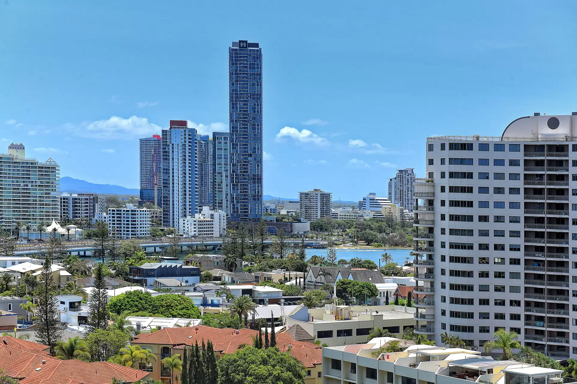 52/15 Breaker Street, Main Beach Sold by  - image 1