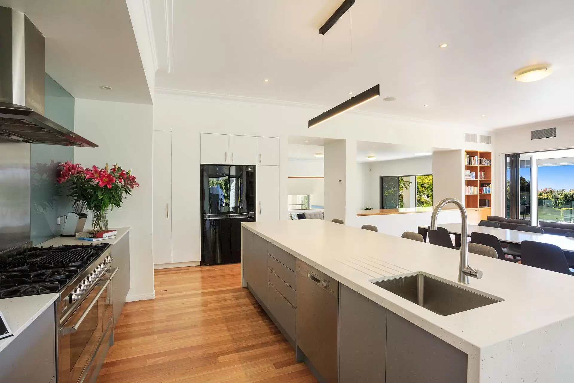 138 Tallai Road, Tallai Sold by Queensland Sotheby's International Realty - image 1