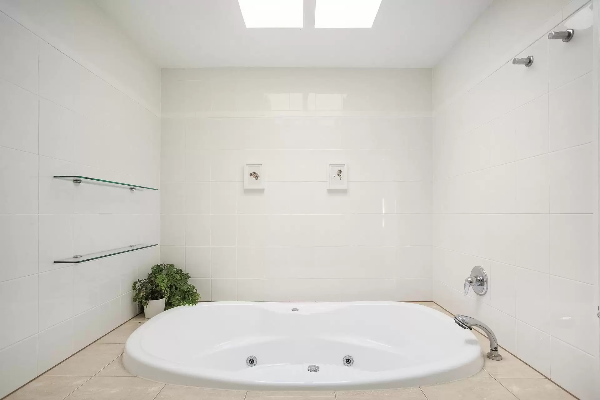 138 Tallai Road, Tallai Sold by Queensland Sotheby's International Realty - image 1