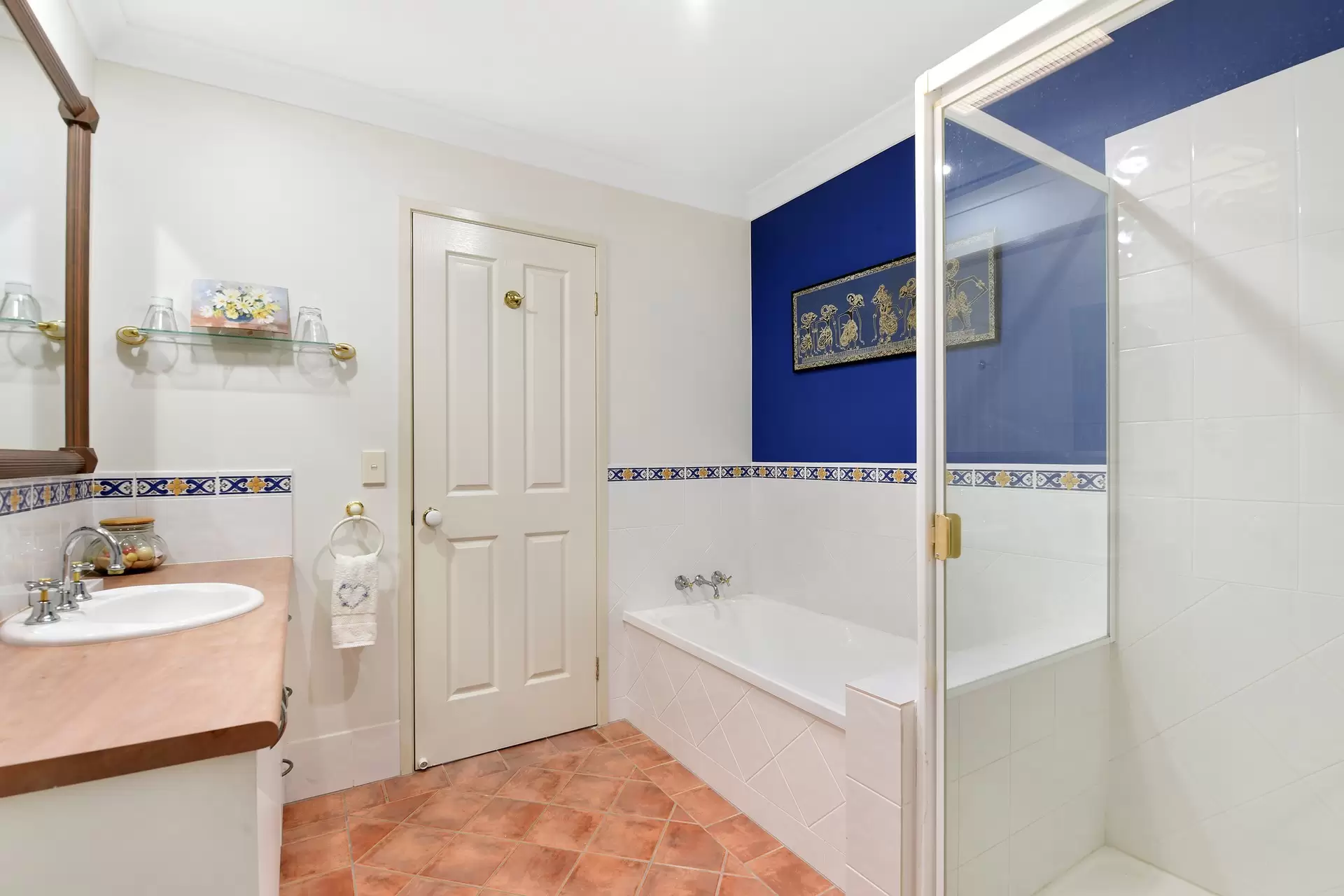 20/2 Bronberg Court, Southport Sold by  - image 1