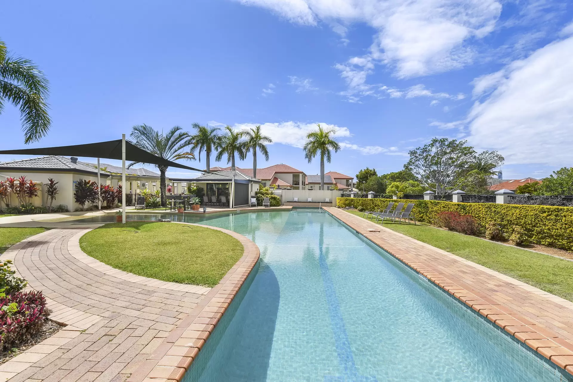 20/2 Bronberg Court, Southport Sold by  - image 1