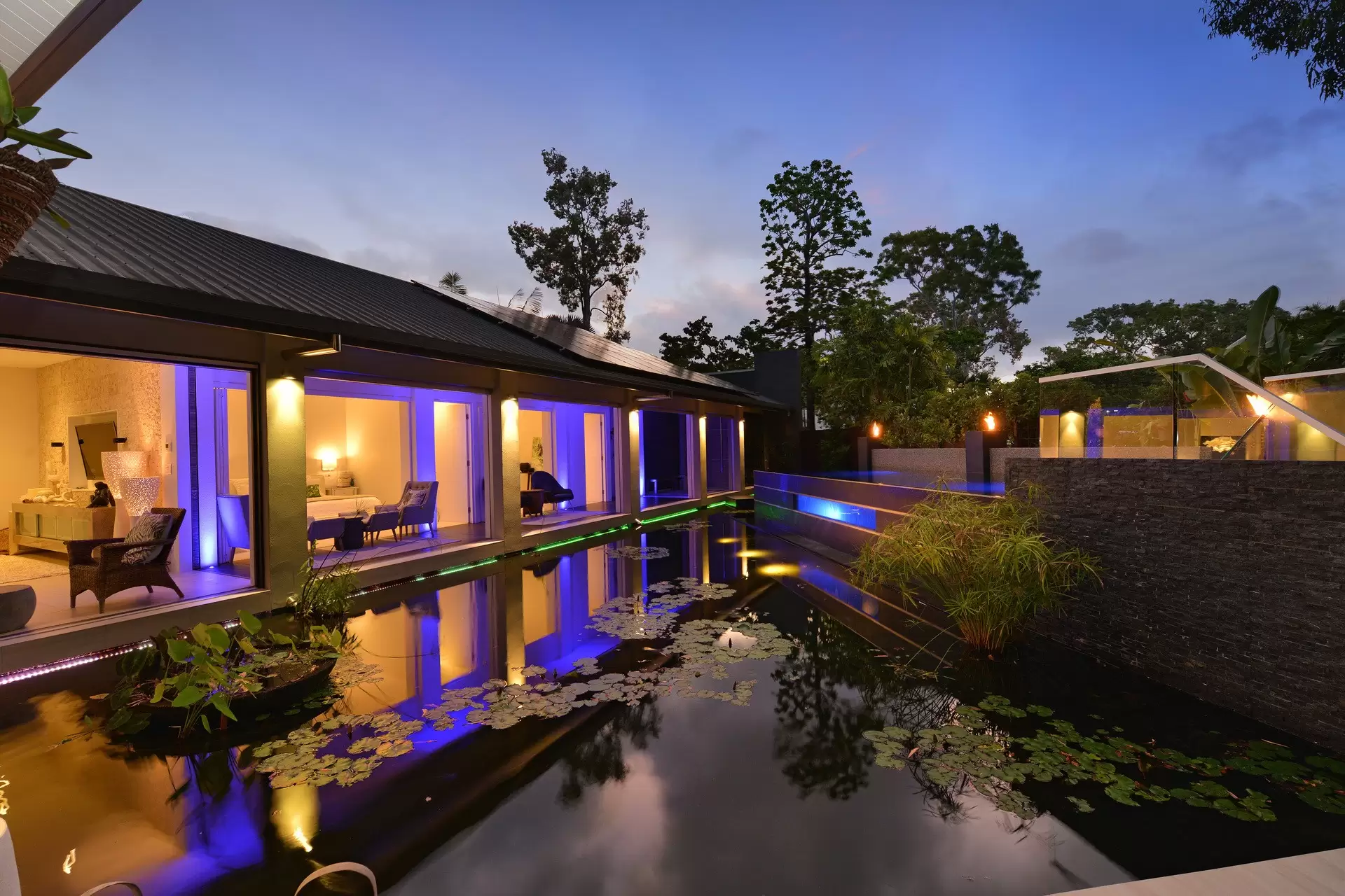 14-32 Barrier Street, Port Douglas Sold by Queensland Sotheby's International Realty - image 1