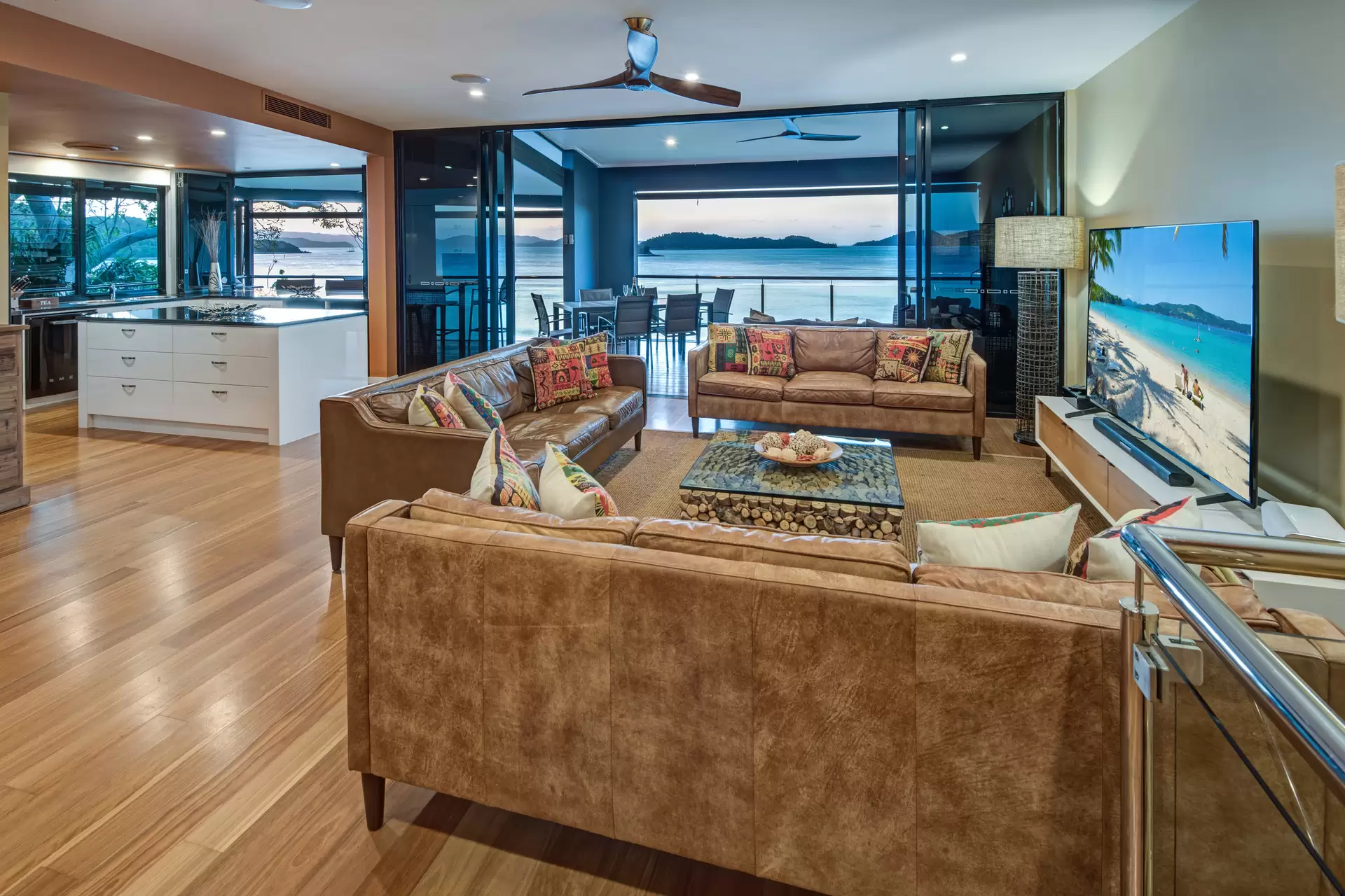 54/5 Acacia Drive, Hamilton Island Sold by  - image 1