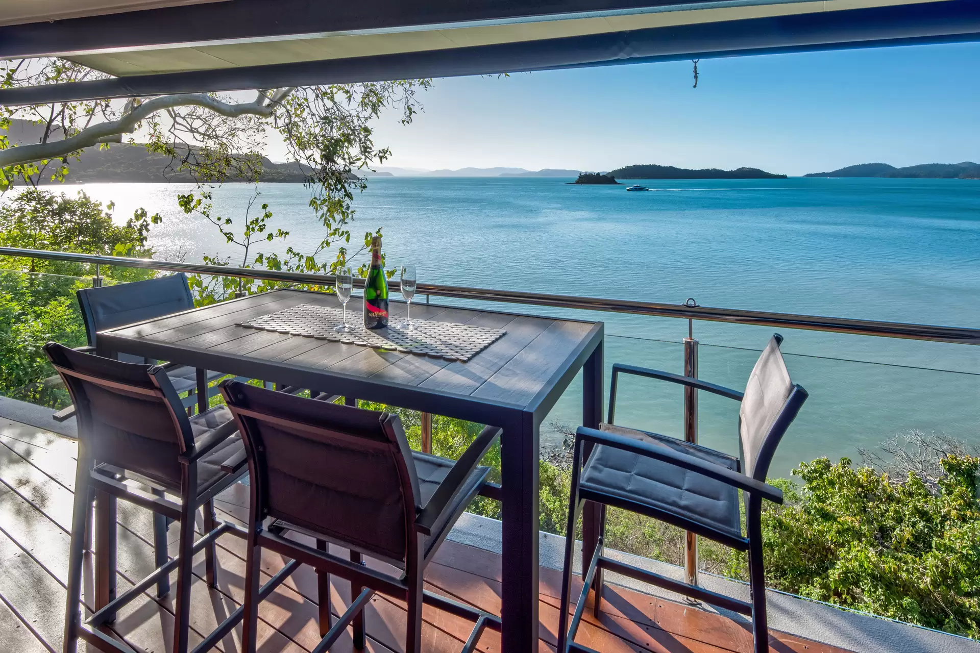 54/5 Acacia Drive, Hamilton Island Sold by Queensland Sotheby's International Realty - image 1